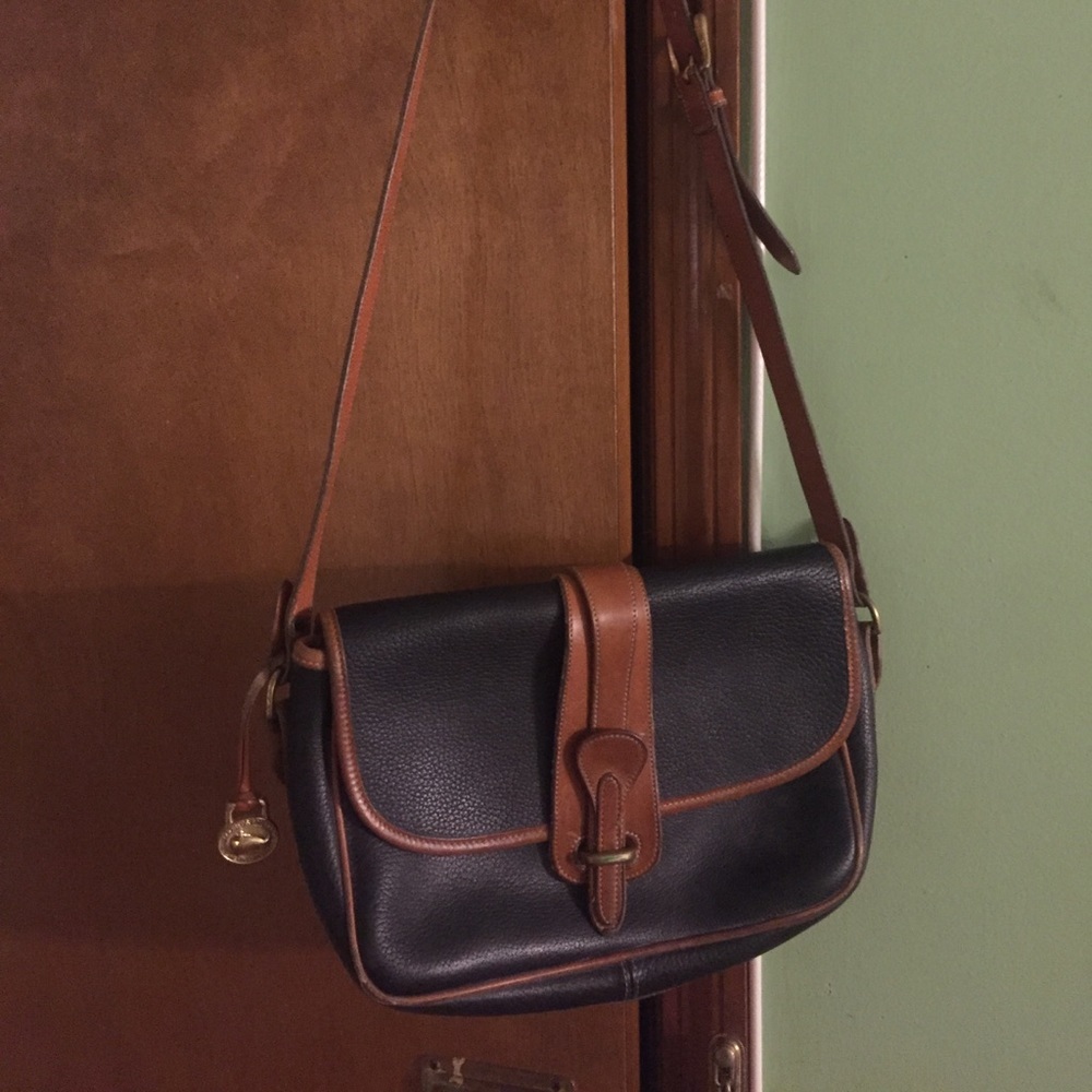 Vintage Dooney & Bourke ALL WEATHER LEATHER! - Picture 2 of 2